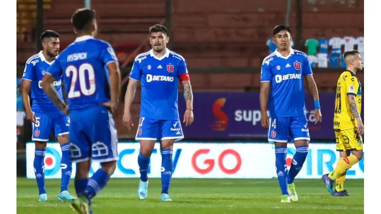 La U no pudo sostener la victoria ante Everton