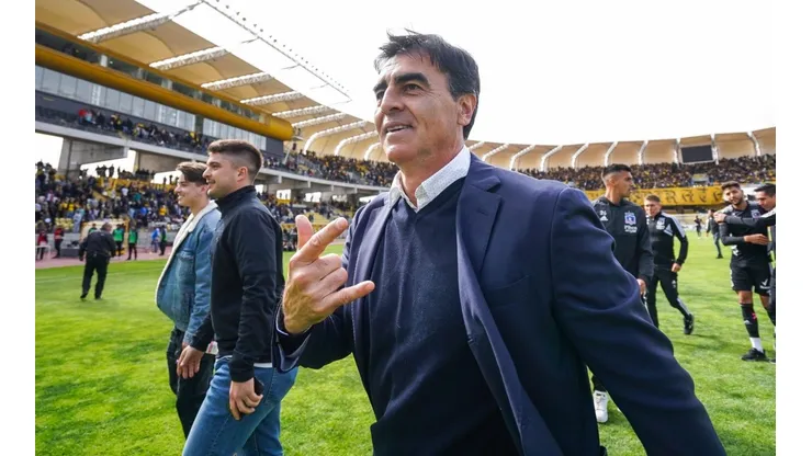 La felicidad de Gustavo Quinteros tras la obtención del título de campeón con Colo Colo.