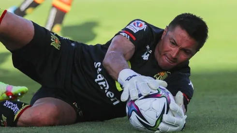 Miguel Pinto no pudo evitar la derrota de Unión Española ante la UC.