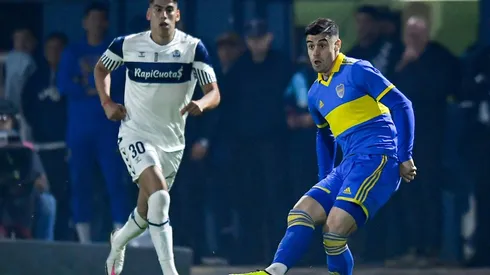 Boca y Gimnasia reanudan el suspendido partido en La Plata.