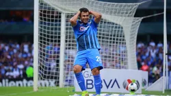 Iván Morales desilusionó con su campaña en el Cruz Azul y Fabián Estay entregó los detalles de su baja producción en México