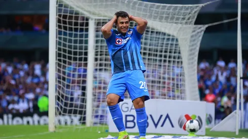 Iván Morales desilusionó con su campaña en el Cruz Azul y Fabián Estay entregó los detalles de su baja producción en México