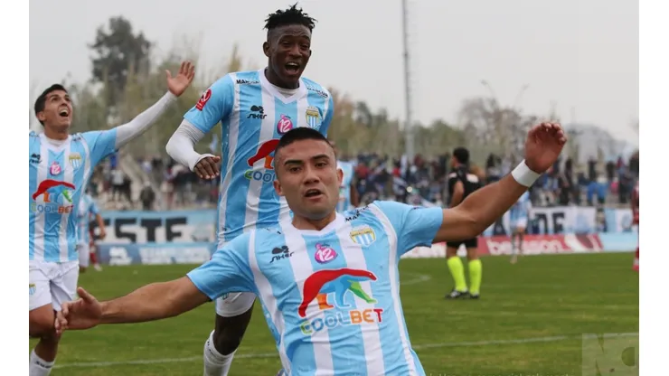 Magallanes es puntero exclusivo de la Primera B.