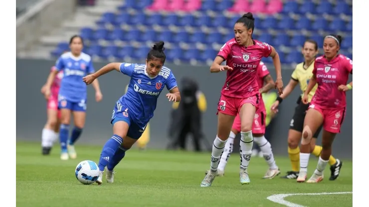 Rebeca Fernández será titular en Universidad de Chile ante Libertad Limpeño