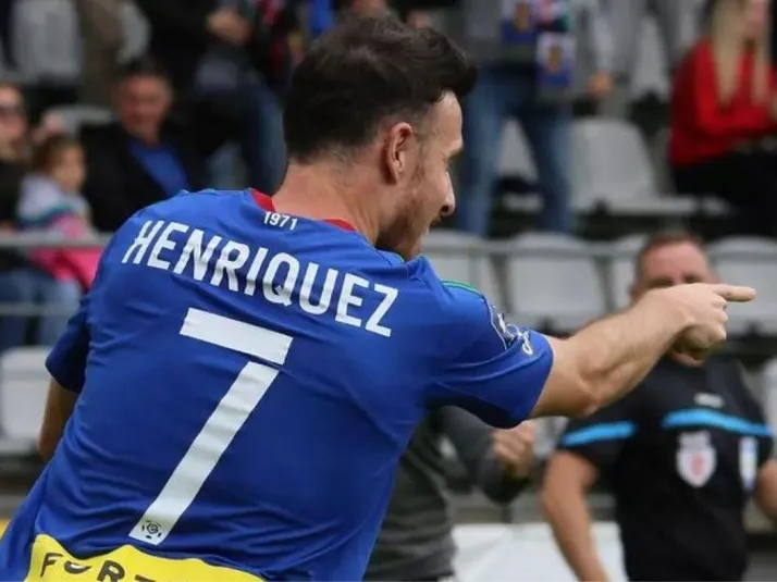 VIDEO | Henríquez sigue dulce en Polonia y vuelve a anotar