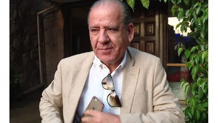 César Vaccia defendió a Charles Aránguiz. Lo protegió de polémicas con La Roja.