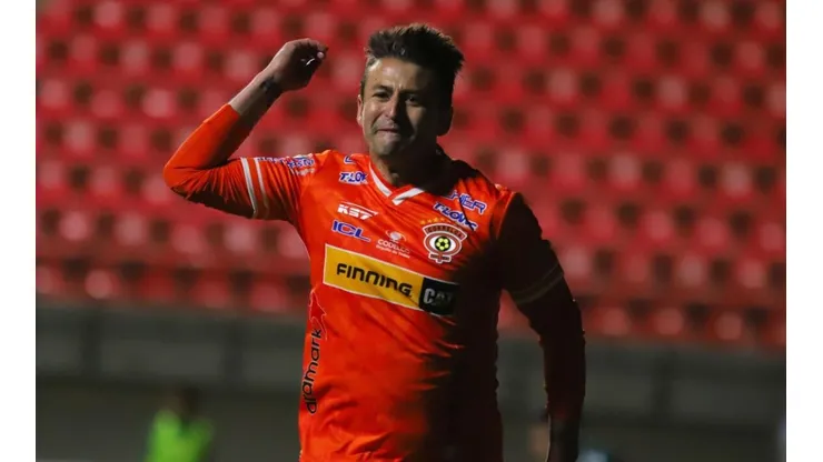 Cobreloa está a 4 puntos del líder Magallanes.