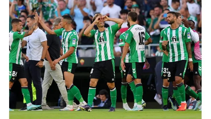 Betis derrotó por 2-1 a la Roma en Italia.