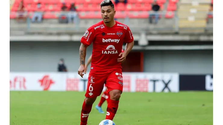Colo Colo y Universidad de Chile se pelean a Lorenzo Reyes