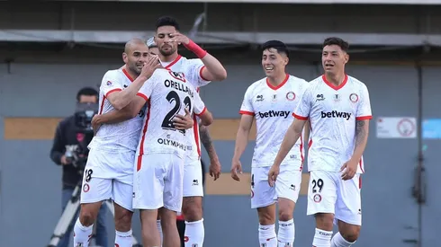 Los cementeros se comienzan a olvidar del descenso con la victoria en La Florida