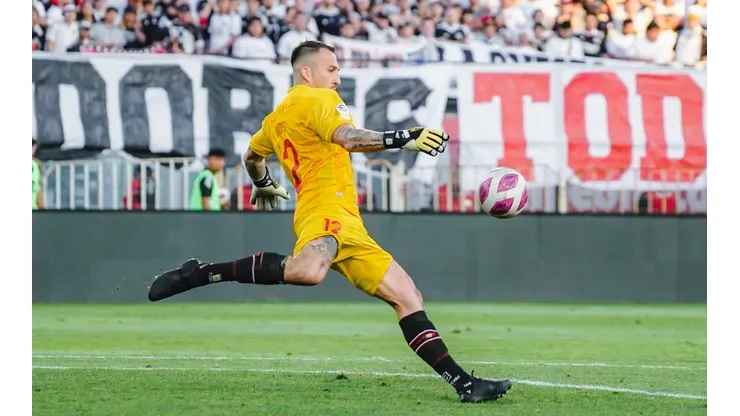 Fabián Cerda defendió a su compañero y le aplicó mano dura a los mal llamados hinchas de Curicó Unido.
