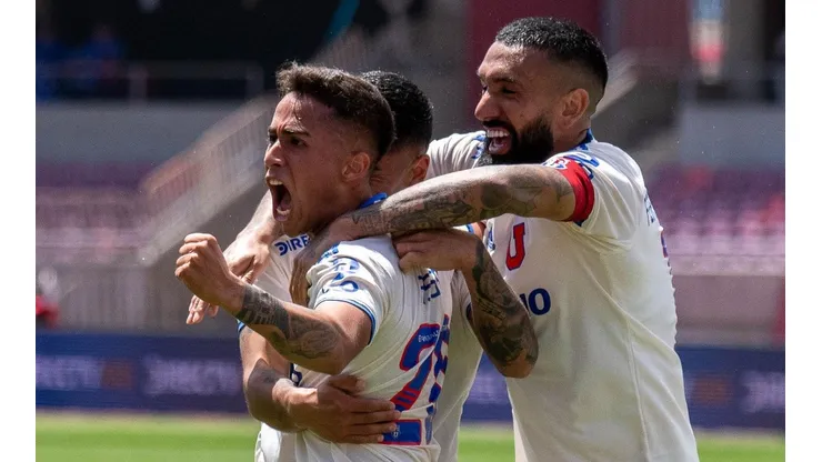 Azules y granates se midieron en duelo de necesitados