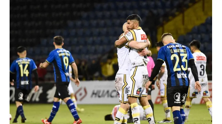 Los piratas obtuvieron un gran triunfo en la octava región contra loa acereros