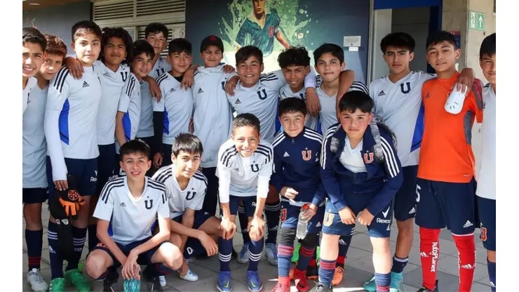 Aníbal Ortiz volvió a reencontrarse con sus compañeros en el CDA