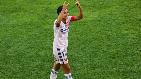 Pinilla demuestra su amor por la U.