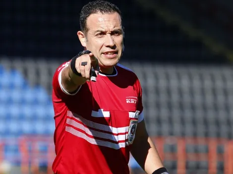 Hinchas de la U enardecidos con Hermosilla tras la jugada que Tobar desestimó en el clásico