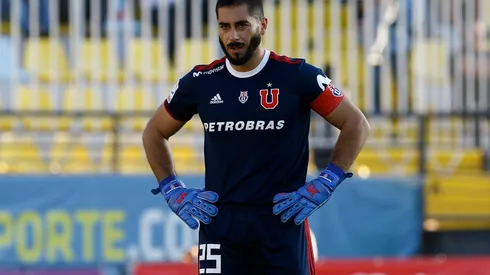 El referente de la Universidad de Chile, Johnny Herrera, no está contento con lo de Ronnie Fernández y apoyó a Cristóbal Campos.