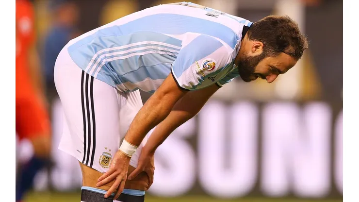 Gonzalo Higuaín no pudo ante Chile en dos finales y optó por retirarse sin ganar nada con Argentina.