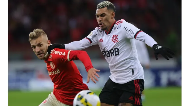 Flamengo recibe al Inter de Porto Alegre por el Brasileirao.