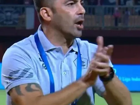 "Estoy devastado": Técnico chileno del Arema relató el duro momento vivido en Indonesia