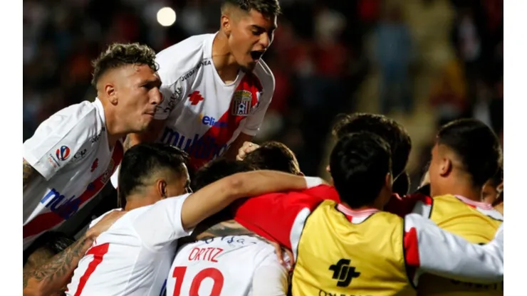 Tabla de posiciones | Curicó Unido posterga la vuelta olímpica de Colo Colo y de paso le da una mano tremenda a Universidad de Chile