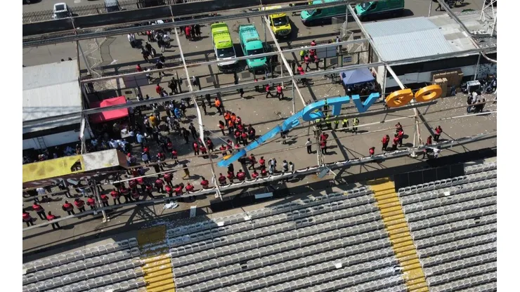 El techo del sector Cordillera colapsó en el día de ayer por la presencia de hinchas.