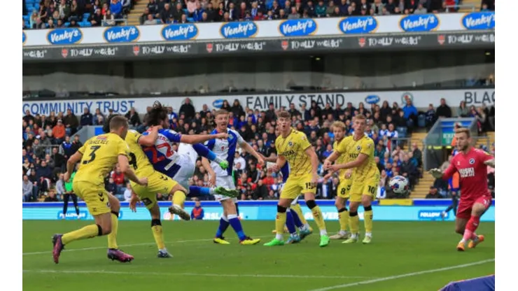 Ben Brereton apeló a su flexibilidad y con particular pirueta anotó por el Blackburn Rovers en una nueva jornada de la Championship inglesa