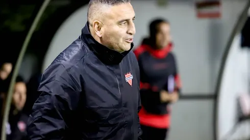 El técnico de Ñublense, Jaime García, fue intervenido de emergencia a raíz de una apendicitis aguda.