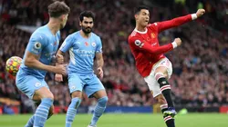 Manchester City y Manchester United se enfrentan en el Etihad Stadium.