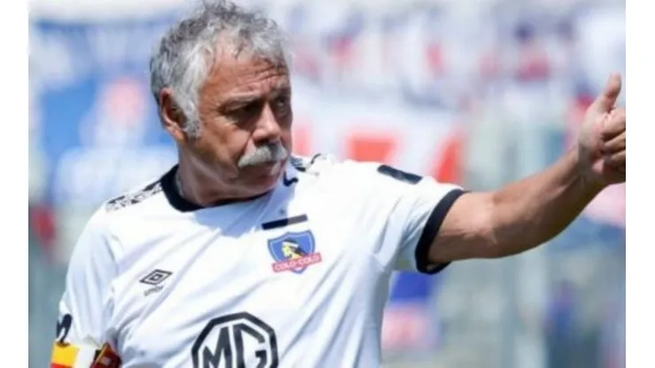 Carlos Caszely, otro que ama con todo a la camiseta alba.