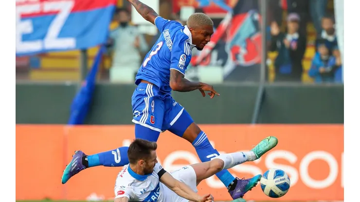 Sebastián Miranda mete mano en el equipo de la U y hace dos cambios