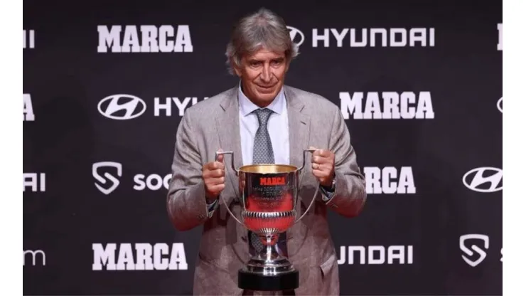 Manuel Pellegrini fue galardonado con el premio a mejor entrenador