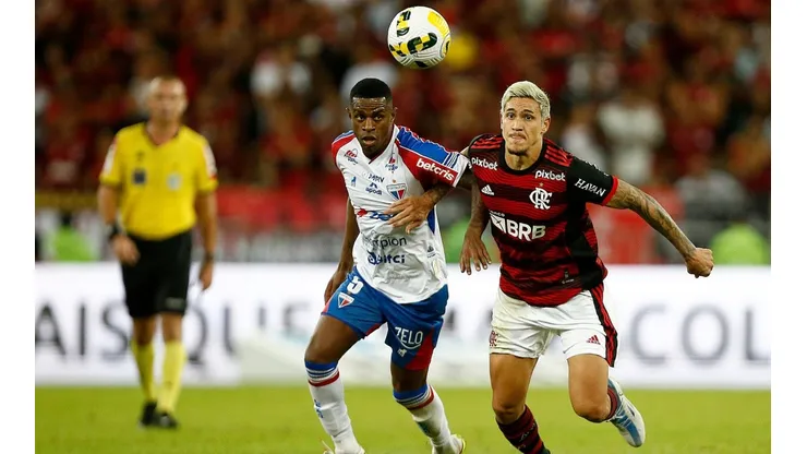 Flamengo visita a Fortaleza por el Brasileirao.