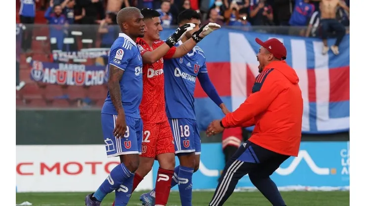 La U puso un pie en semifinales de Copa Chile.