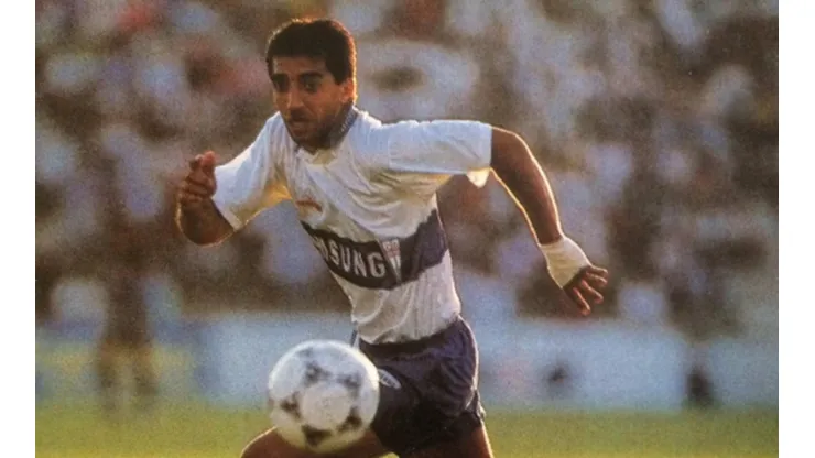 Charly Vásquez mira por el hombro la ventaja de la U en Copa Chile.