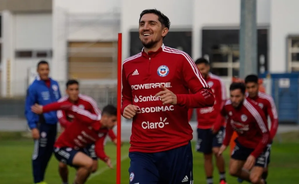 Diego Valdés tuvo que salir de la convocatoria de Gareca por lesión