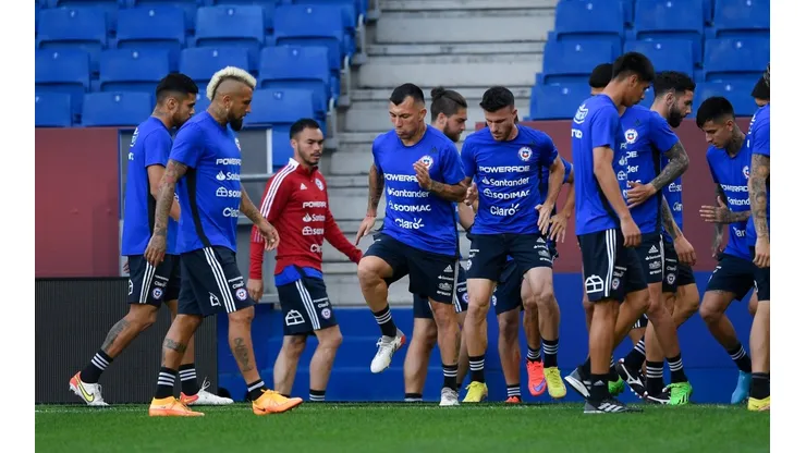 La Selección Chilena tiene a un par de jugadores con complicaciones físicas de cara al duelo contra Qatar.