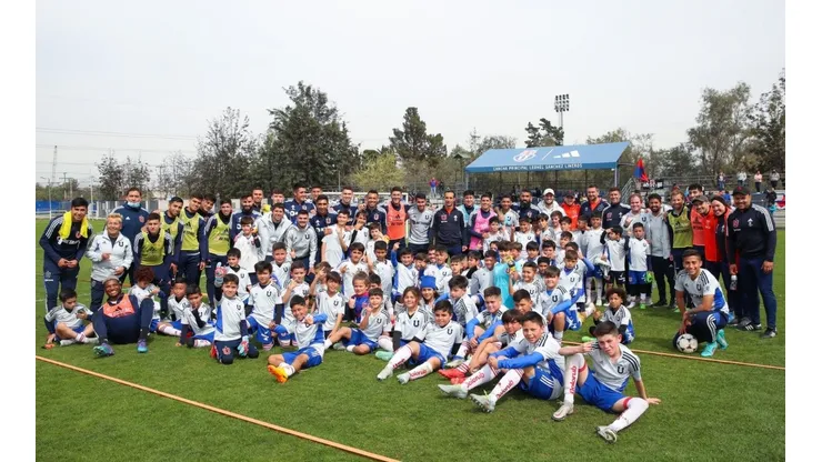 Plantel de Universidad de Chile chocheó de lo lindo con niños de categorías infantiles del fútbol formativo de la U