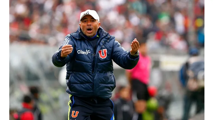 Jorge Sampaoli criticó hace algunos días la gestión de Azul Azul y desde la regencia respondieron al técnico histórico de la Universidad de Chile.