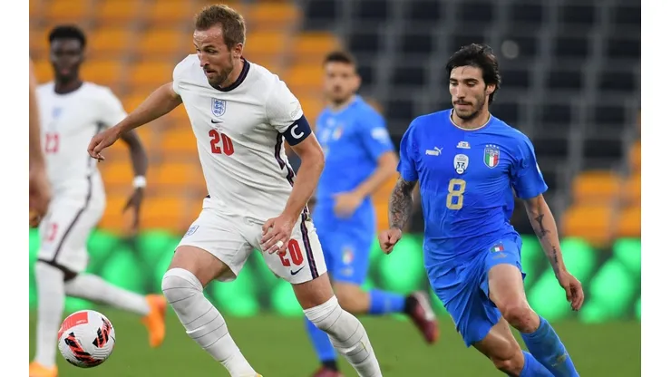 Italia e Inglaterra disputan un decisivo duelo en la Nations League.