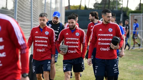 Charles Aránguiz y Eugenio Mena no fueron considerados por Eduardo Berizzo en la primera oncena que probó en la Selección Chilena.
