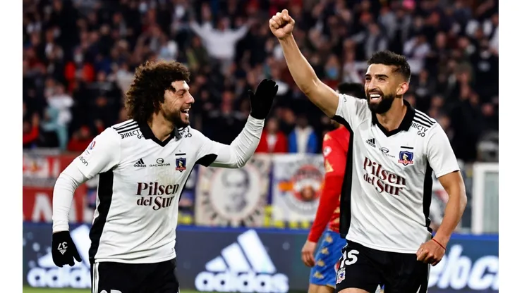 Colo Colo espera levantar el puño y la copa de campeón en el Estadio Monumental ante la UC.