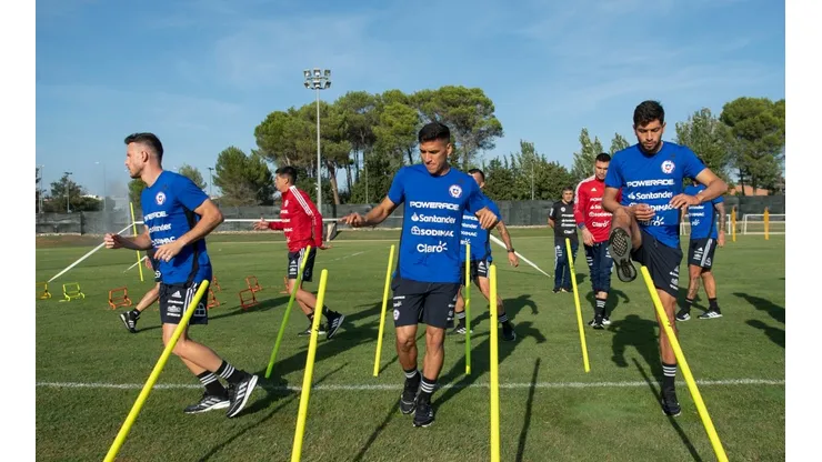 Marcelino Núñez llegó a trabajar de inmediato a la Selección tras su gran presente en Norwich y agradeció al fútbol chileno por las armas entregadas.