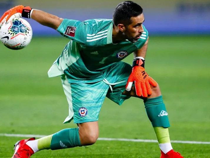 Ex Real Madrid apoya con todo a Claudio Bravo por no estar en la Roja
