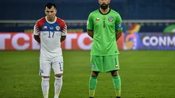 Gary Medel está triste por no contar con Claudio Bravo y le mandó un recado al Toto Berizzo por su decisión en la Selección Chilena.