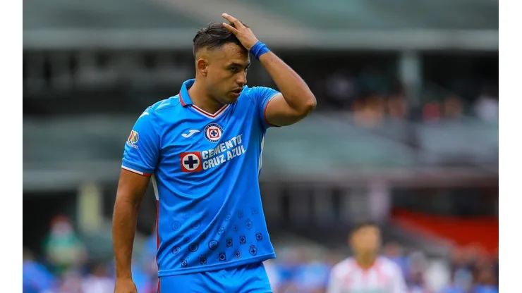 El delantero vivió un tenso momento en triunfo de Cruz Azul ante León
