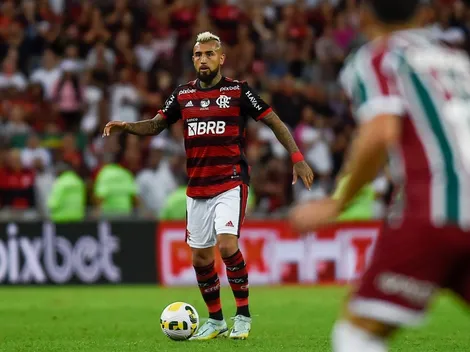 Arturo Vidal quiso ayudar al Flamengo pero su esfuerzo no fue bien evaluado en Brasil