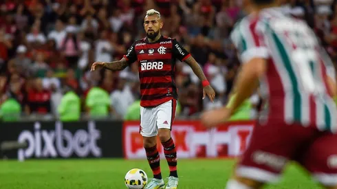 Arturo Vidal inyectó a sus compañeros de buena onda en el Flamengo pero eso no bastó ante el Fluminense.