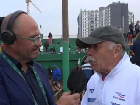 Caszely se muestra emocionado acompañando al equipo de Copa Davis