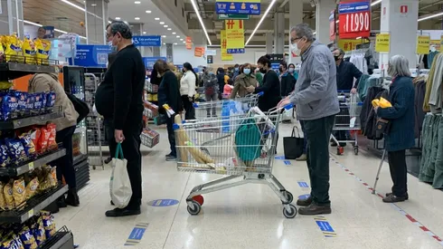 Los supermercados tendrán horarios especiales en Fiestas Patrias.